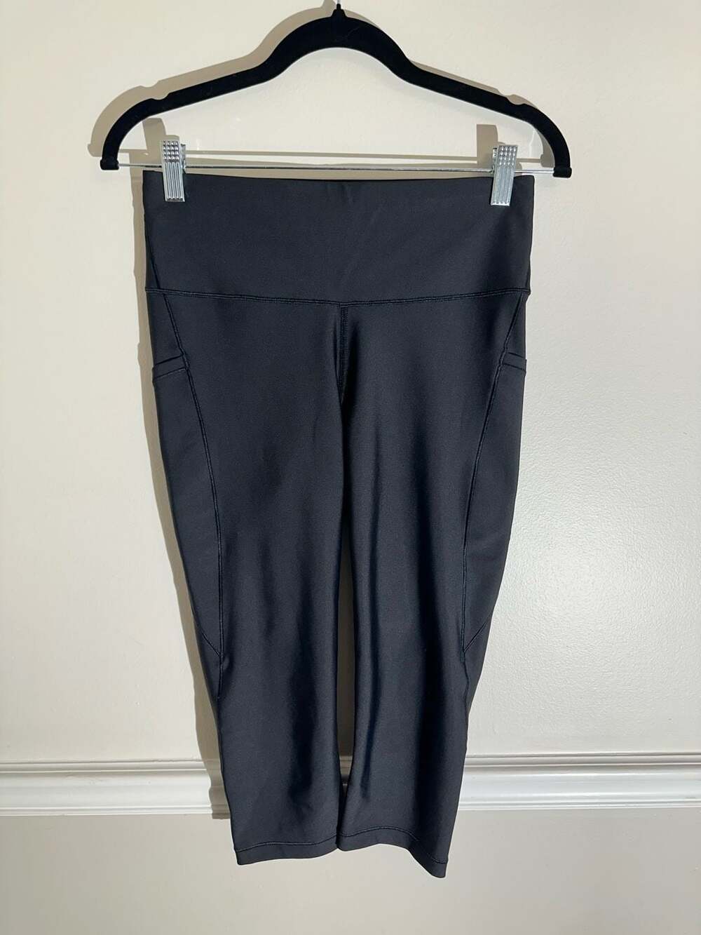 Athleta Interval Stash Capri Leggings Black Size M